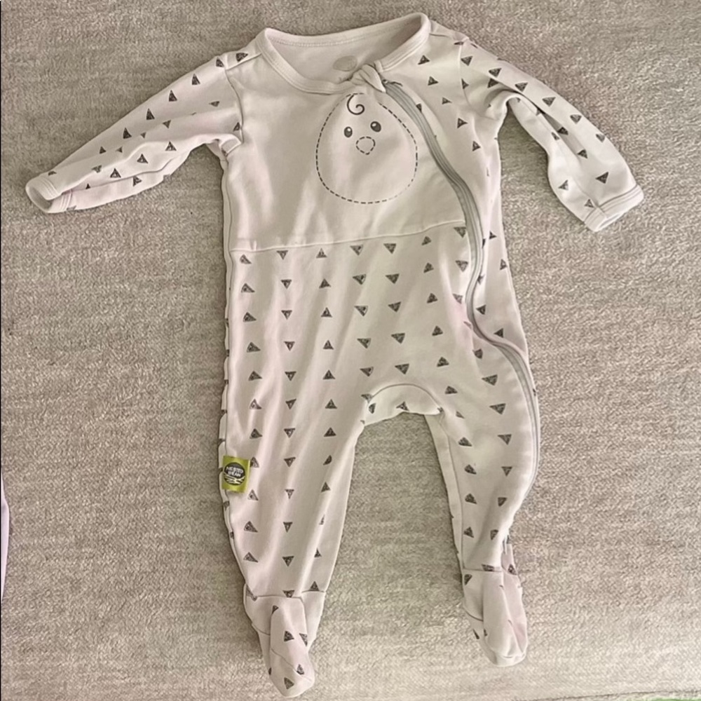 Nested bean zen footie color gray